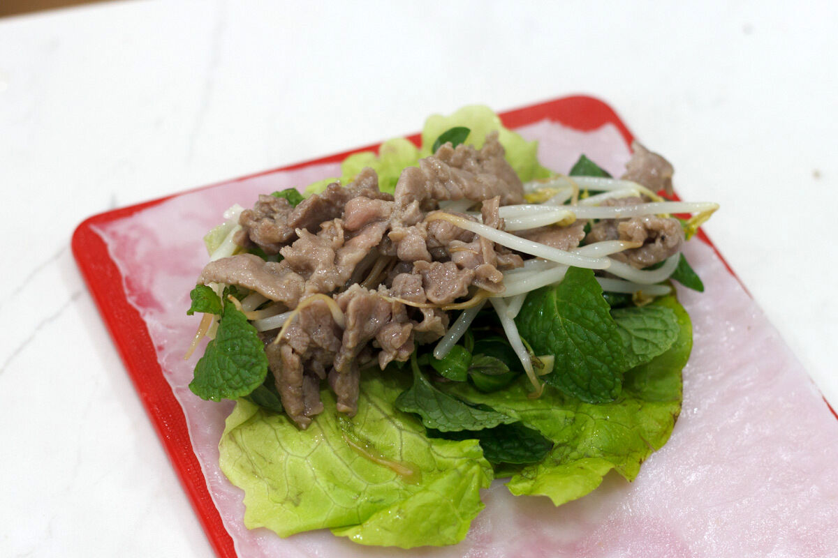 Start your Hanoi Travel with a delicious roll